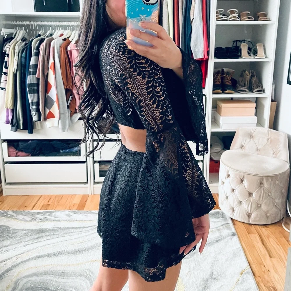 REVERSE Black Lace Short Set - Picture 4 of 4